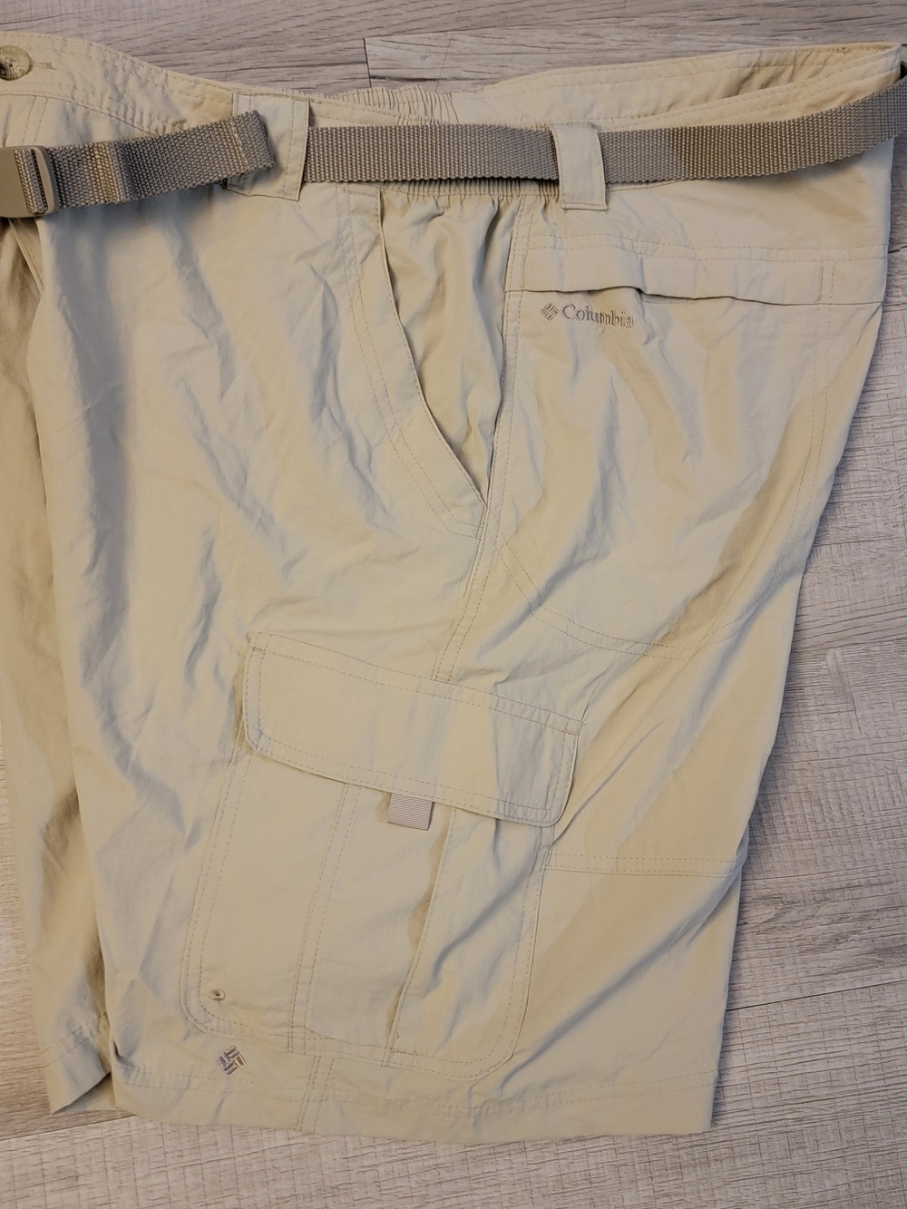 Columbia Men’s Beige Cargo Pants - Lightweight Outdoor Shorts